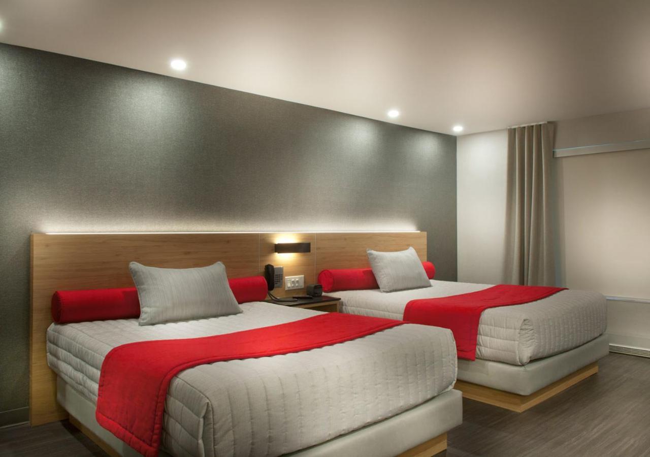Hotel Ramada By Wyndham Laval Exteriér fotografie