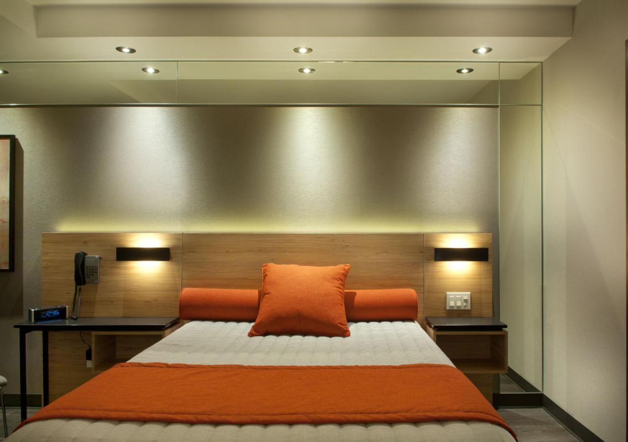 Hotel Ramada By Wyndham Laval Exteriér fotografie