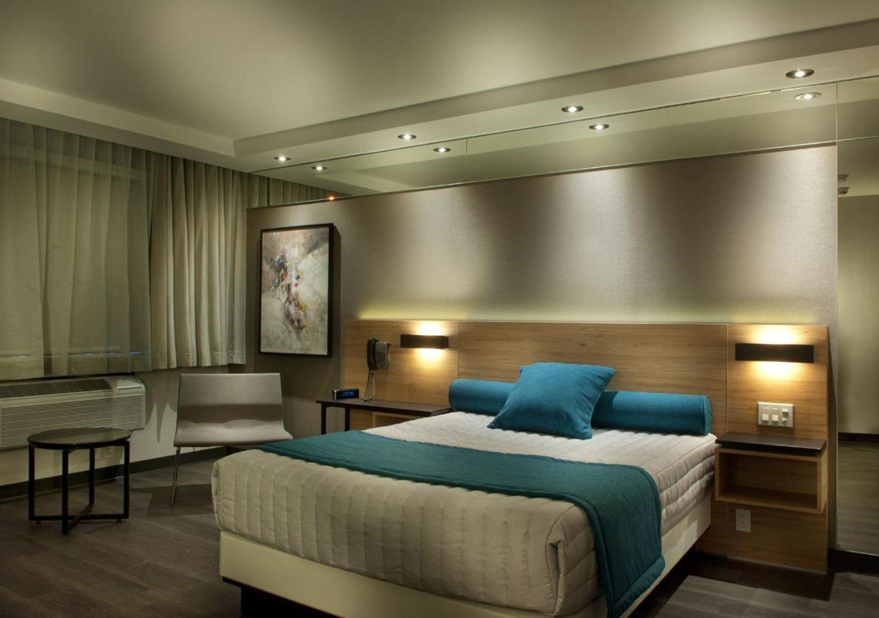 Hotel Ramada By Wyndham Laval Exteriér fotografie