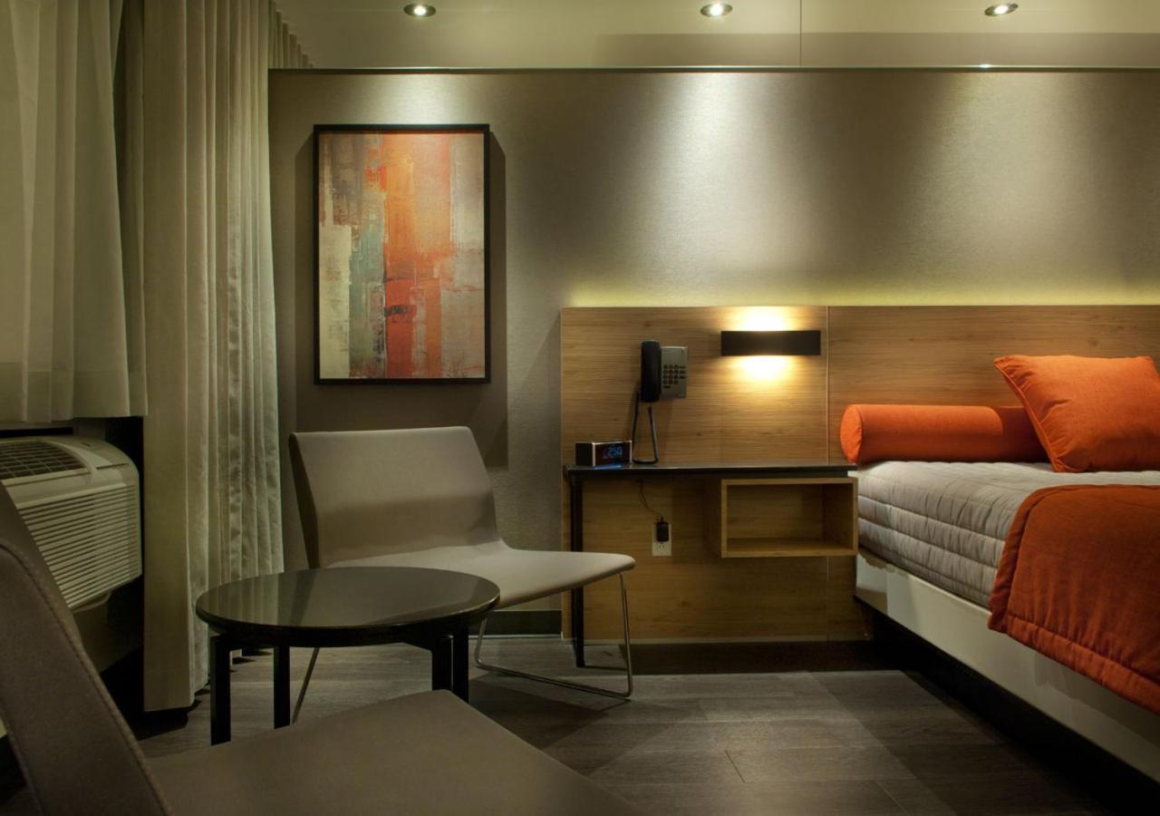 Hotel Ramada By Wyndham Laval Exteriér fotografie
