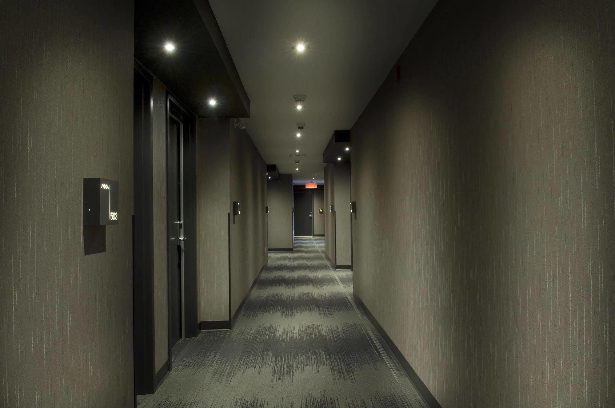 Hotel Ramada By Wyndham Laval Exteriér fotografie