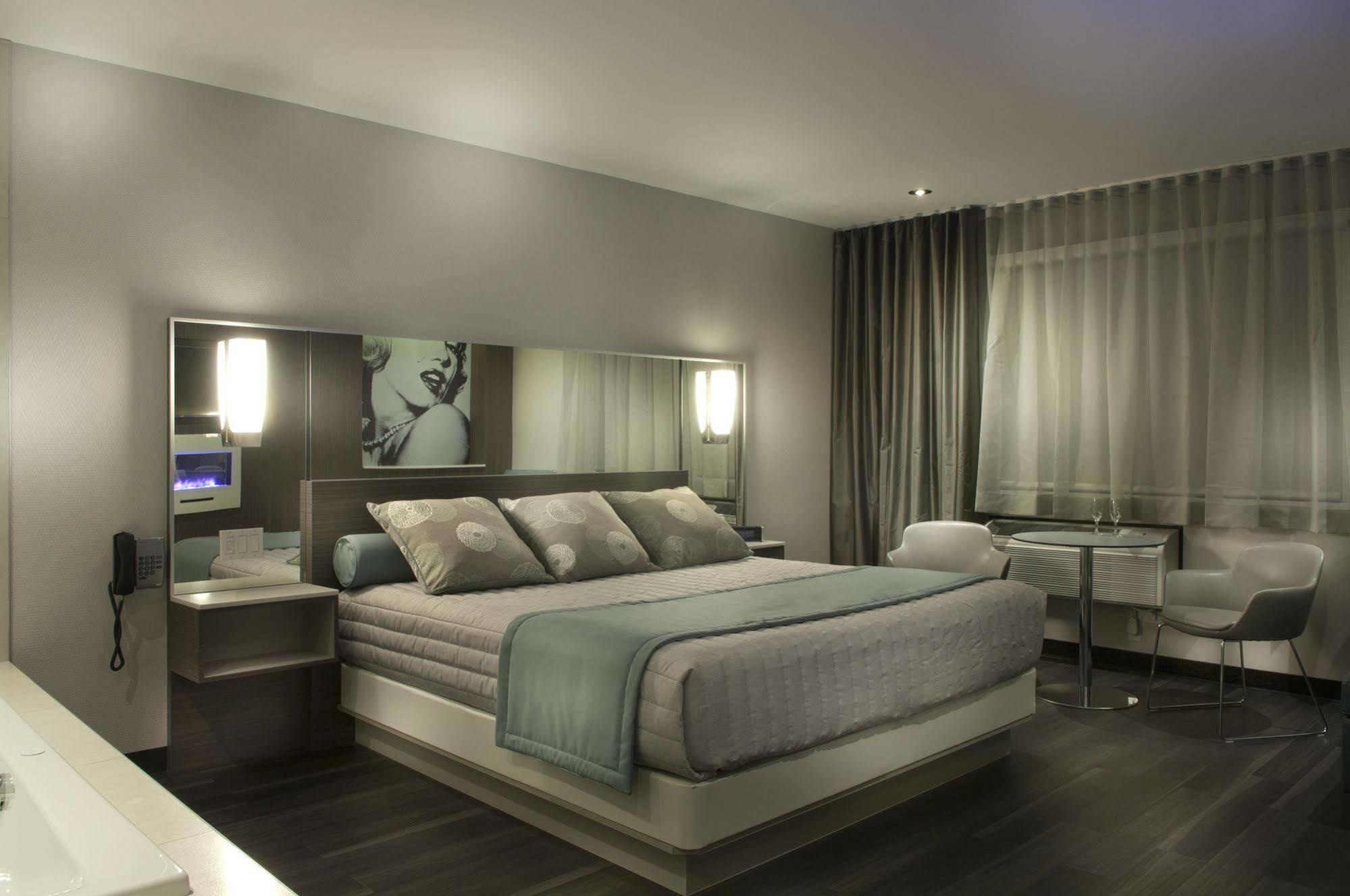 Hotel Ramada By Wyndham Laval Exteriér fotografie