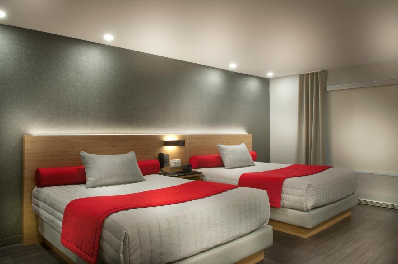 Hotel Ramada By Wyndham Laval Exteriér fotografie